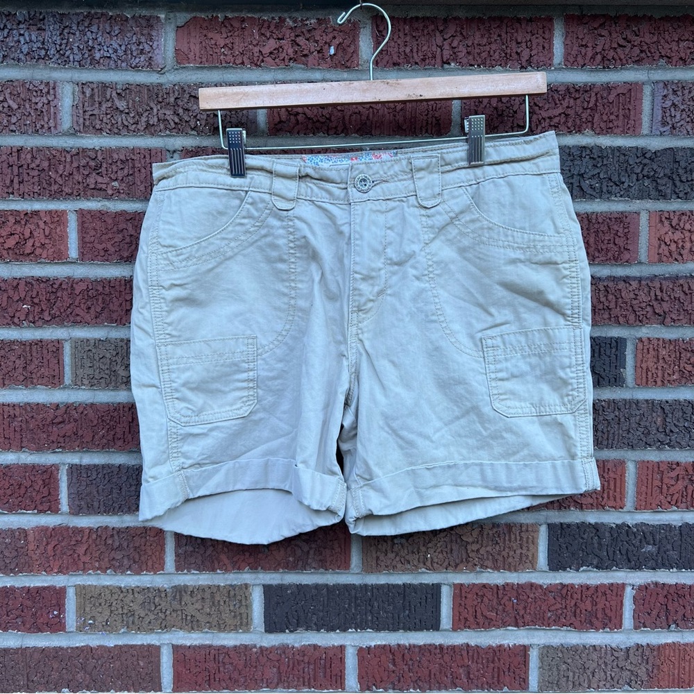 Levi’s Tan Cargo Utility Mid Rise Shorts